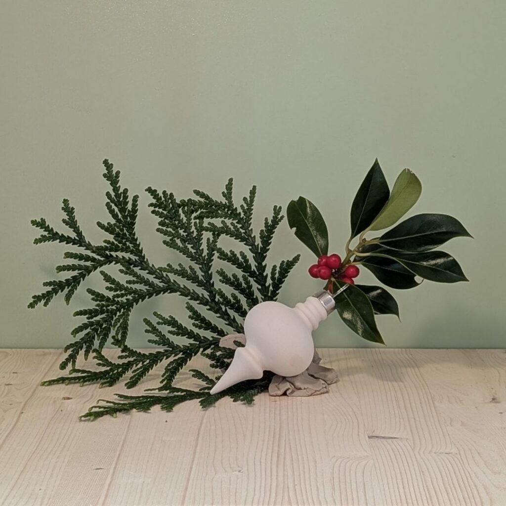 Tynd spids julekugle malecafé Gades keramik